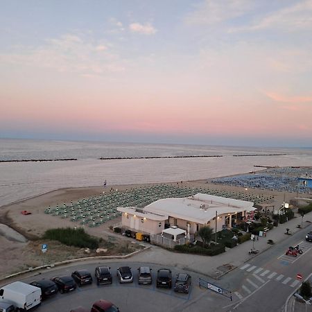 Attico Fronte Mare Apartment Martinsicuro Ngoại thất bức ảnh
