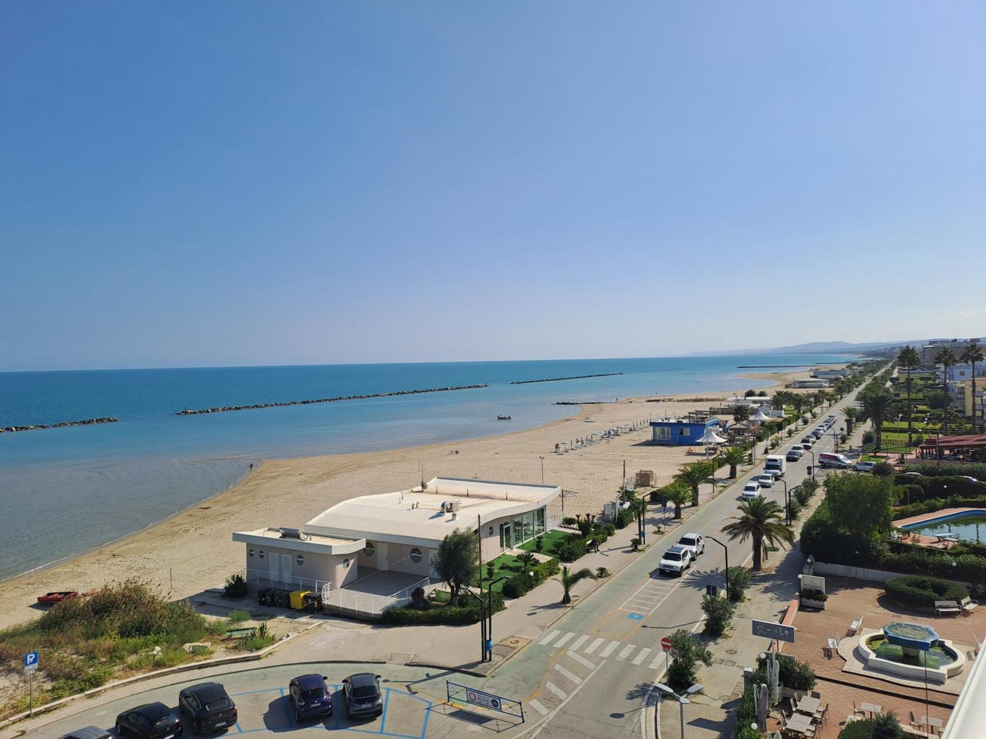 Attico Fronte Mare Apartment Martinsicuro Ngoại thất bức ảnh