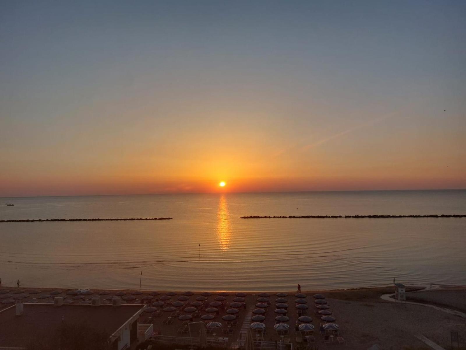 Attico Fronte Mare Apartment Martinsicuro Ngoại thất bức ảnh