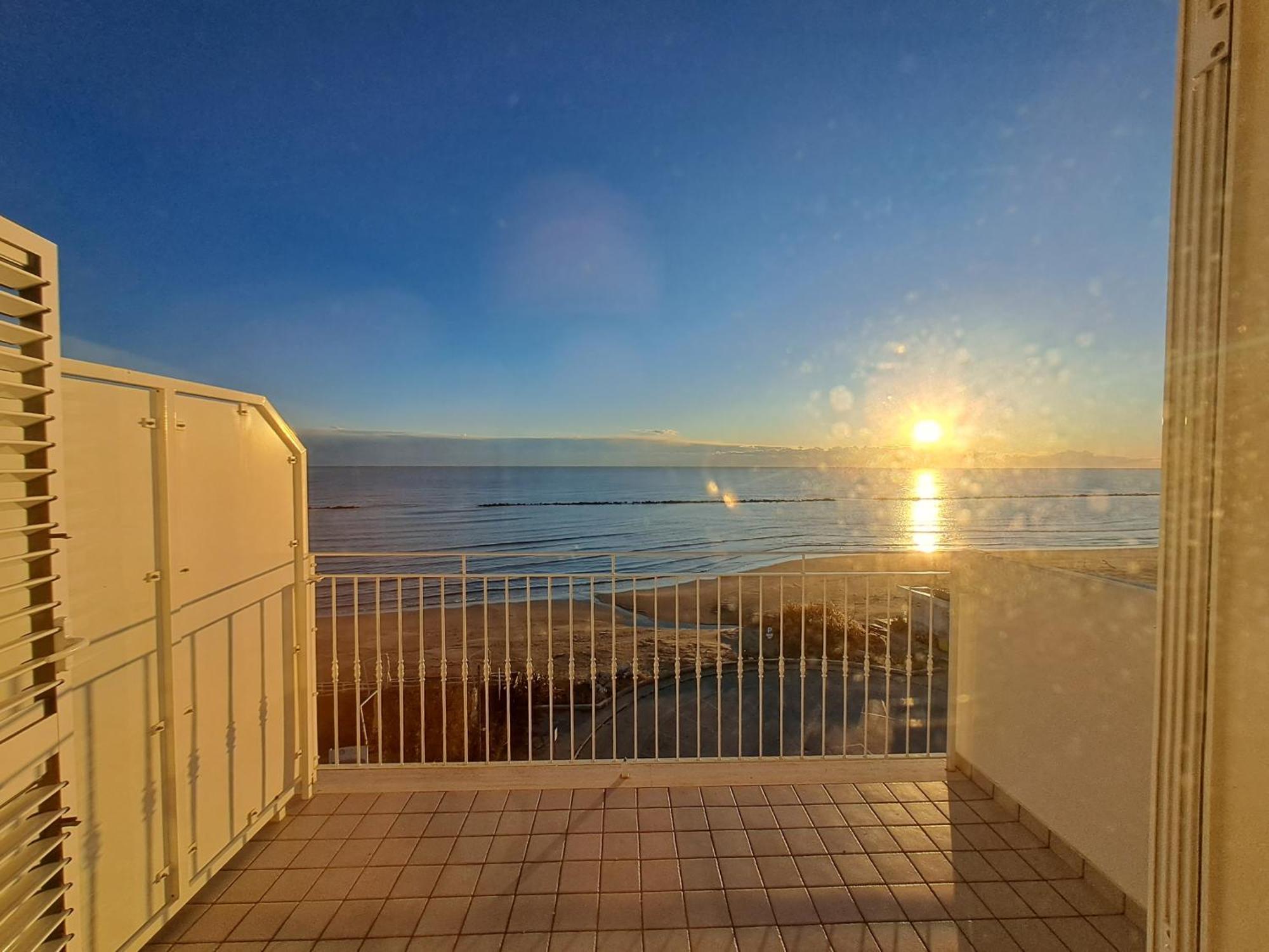 Attico Fronte Mare Apartment Martinsicuro Ngoại thất bức ảnh